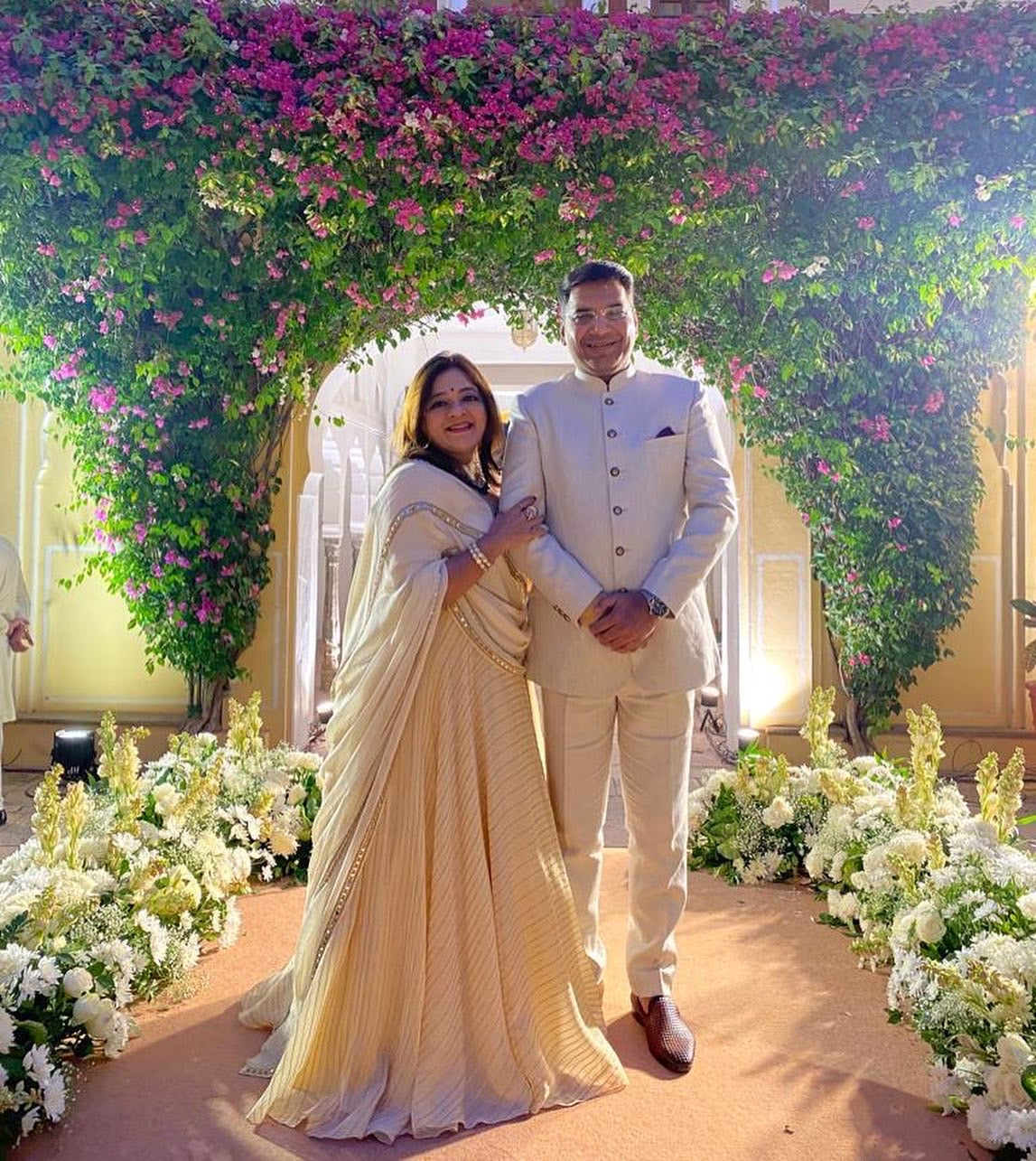 IVORY PRE DRAPED LUREX LEHENGA