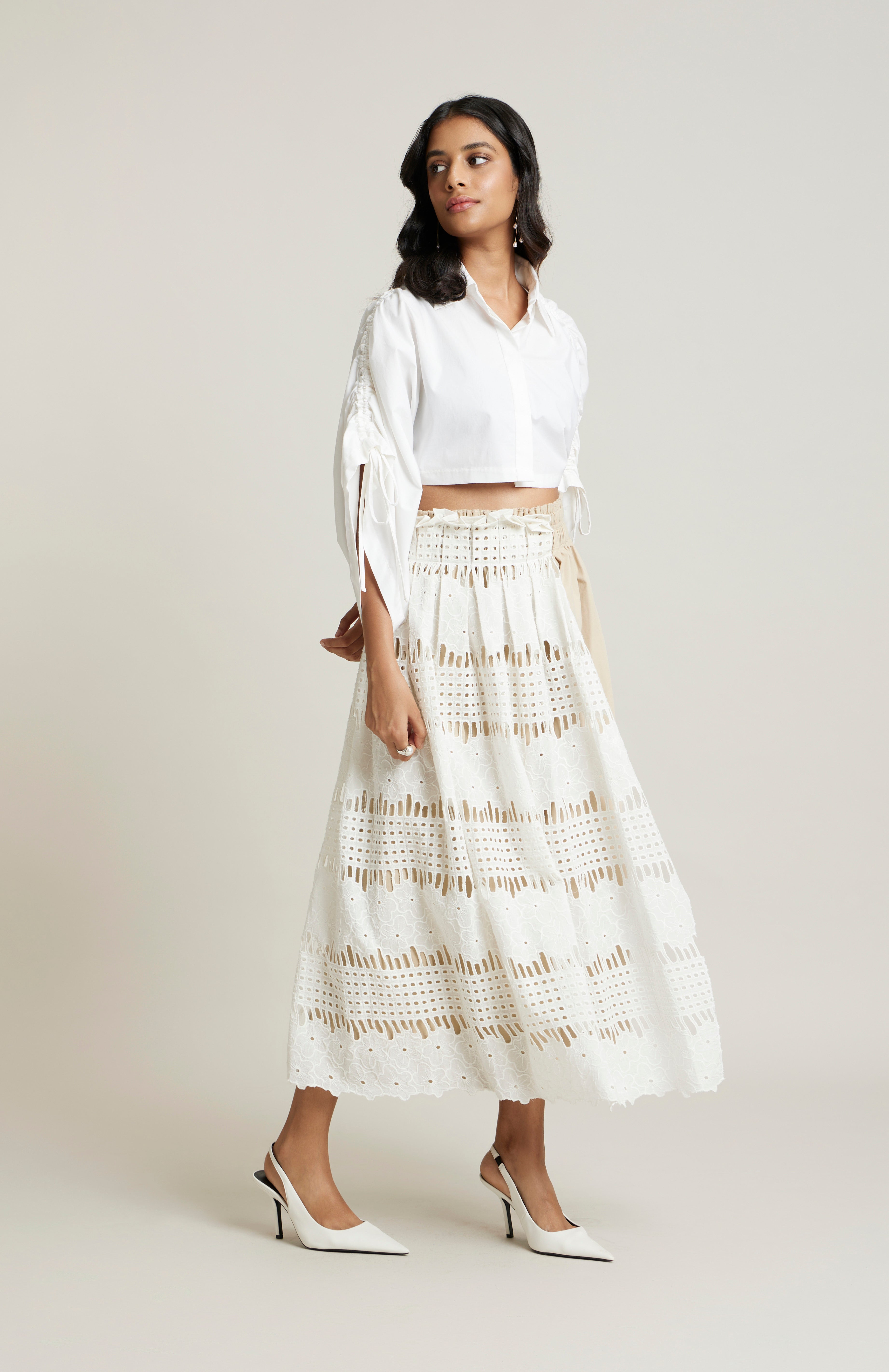 WHITE/ BEIGE JULIA SET
