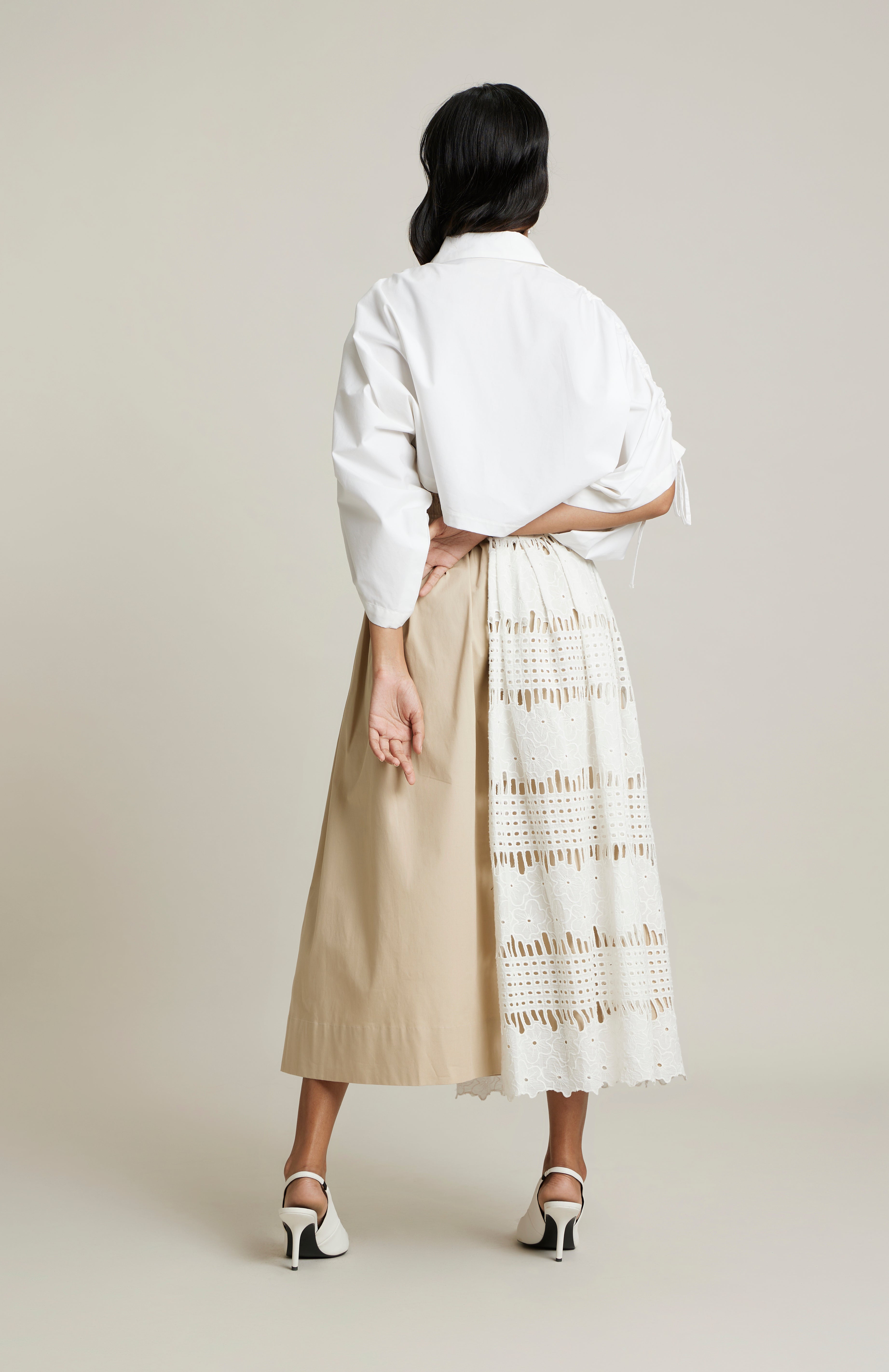 WHITE/ BEIGE JULIA SET