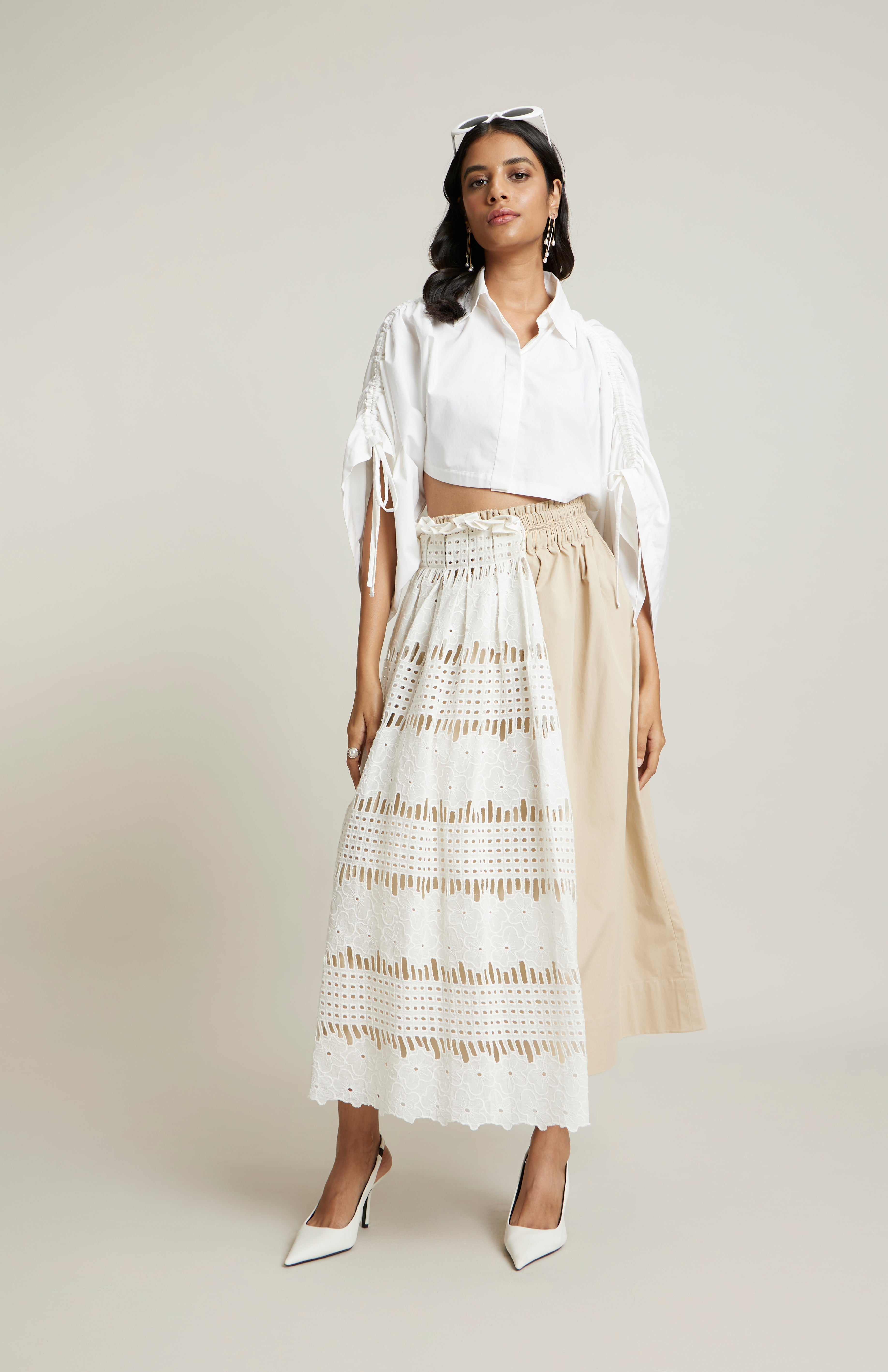WHITE/ BEIGE JULIA SET