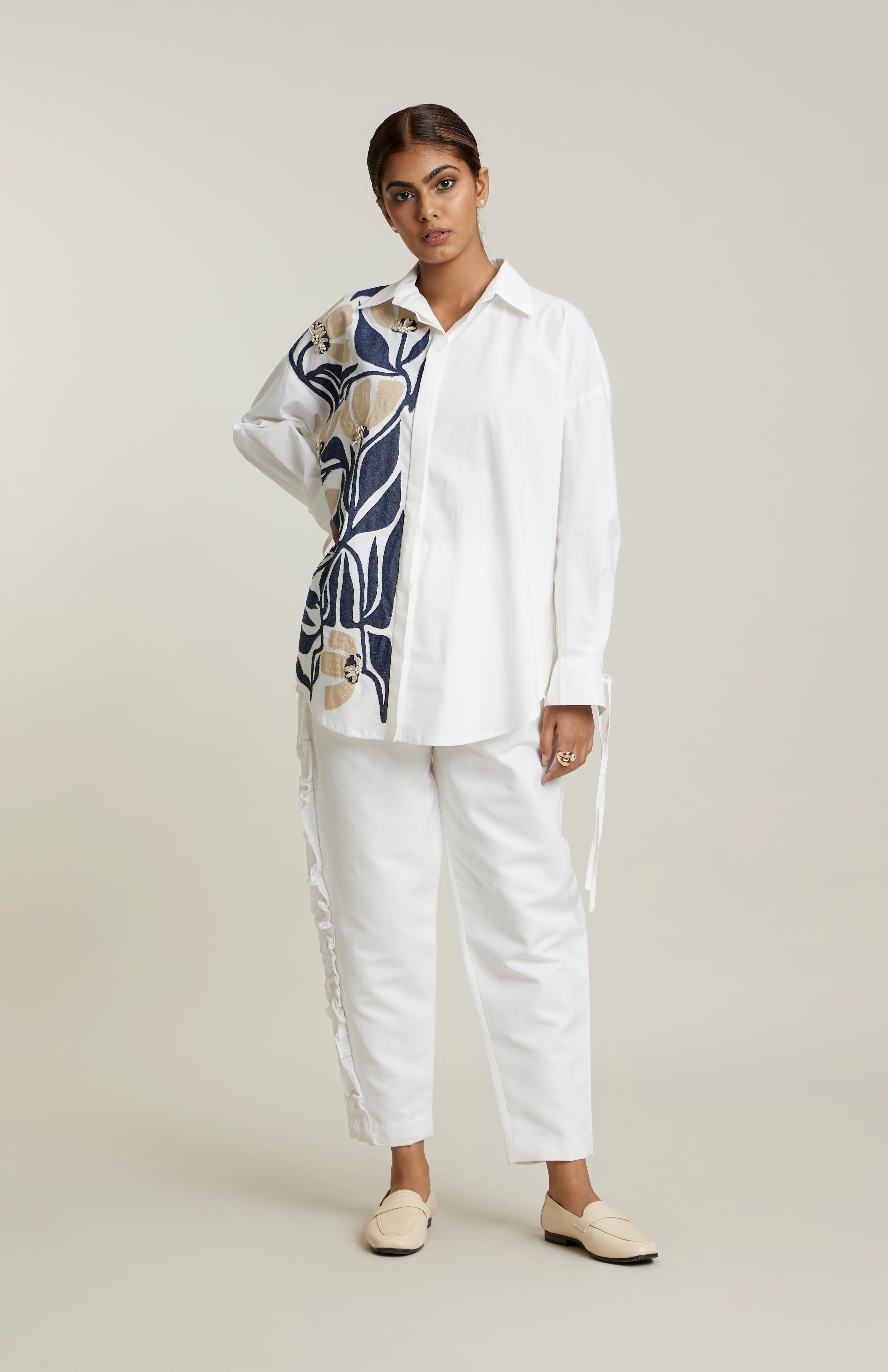 WHITE/BLUE MITISI SHIRT