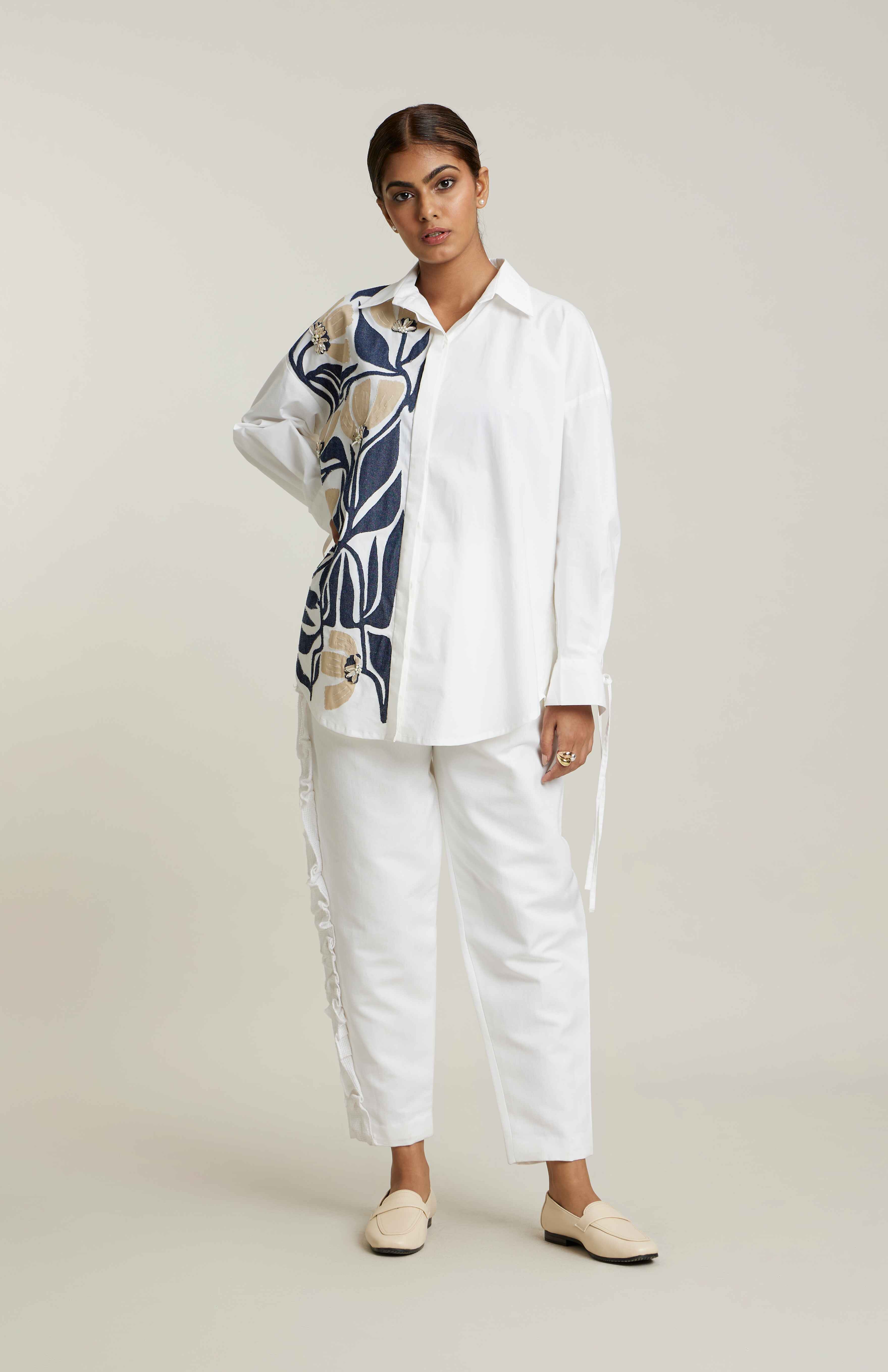 WHITE CRINKLED TROUSERS