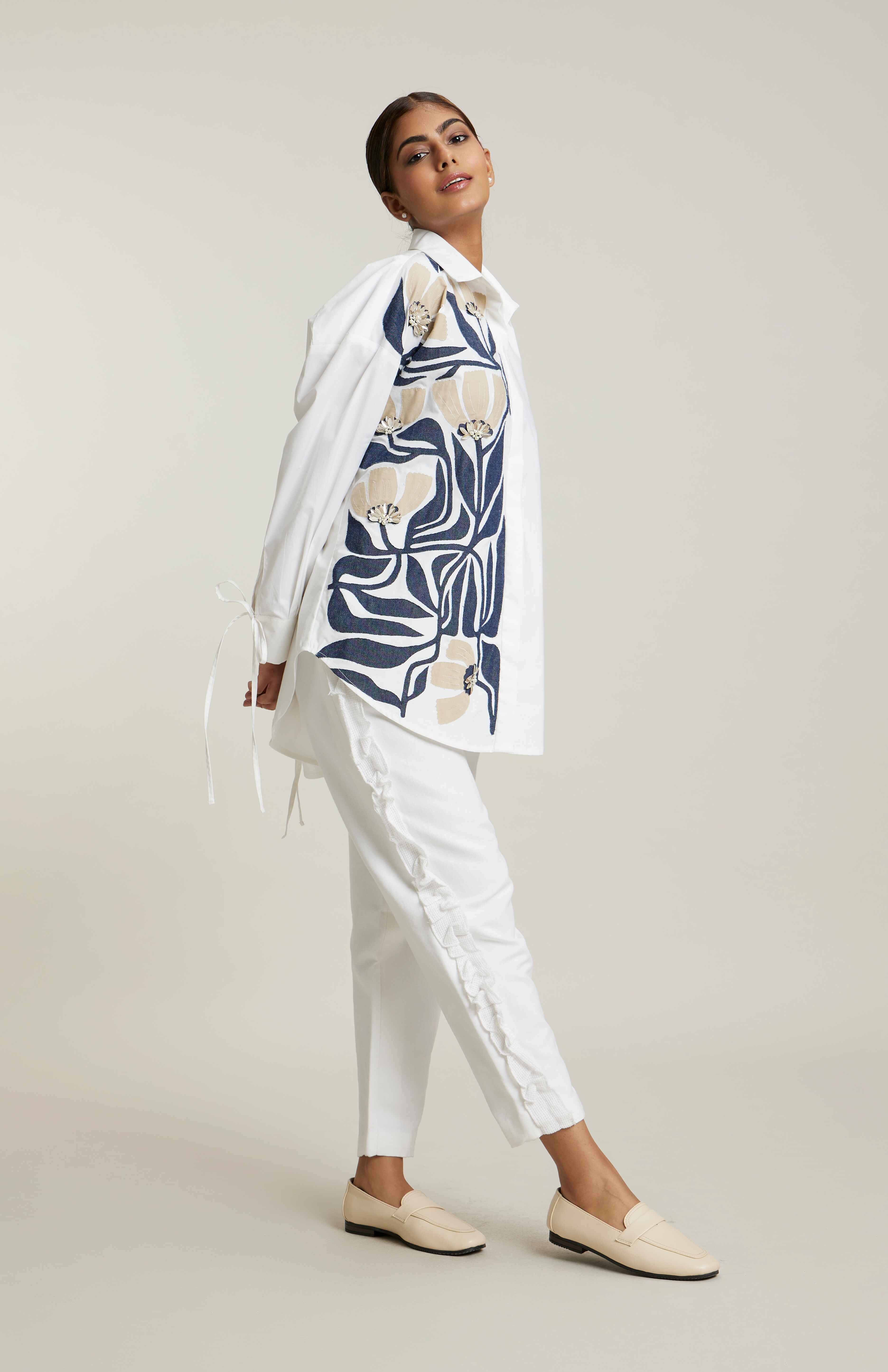 WHITE CRINKLED TROUSERS