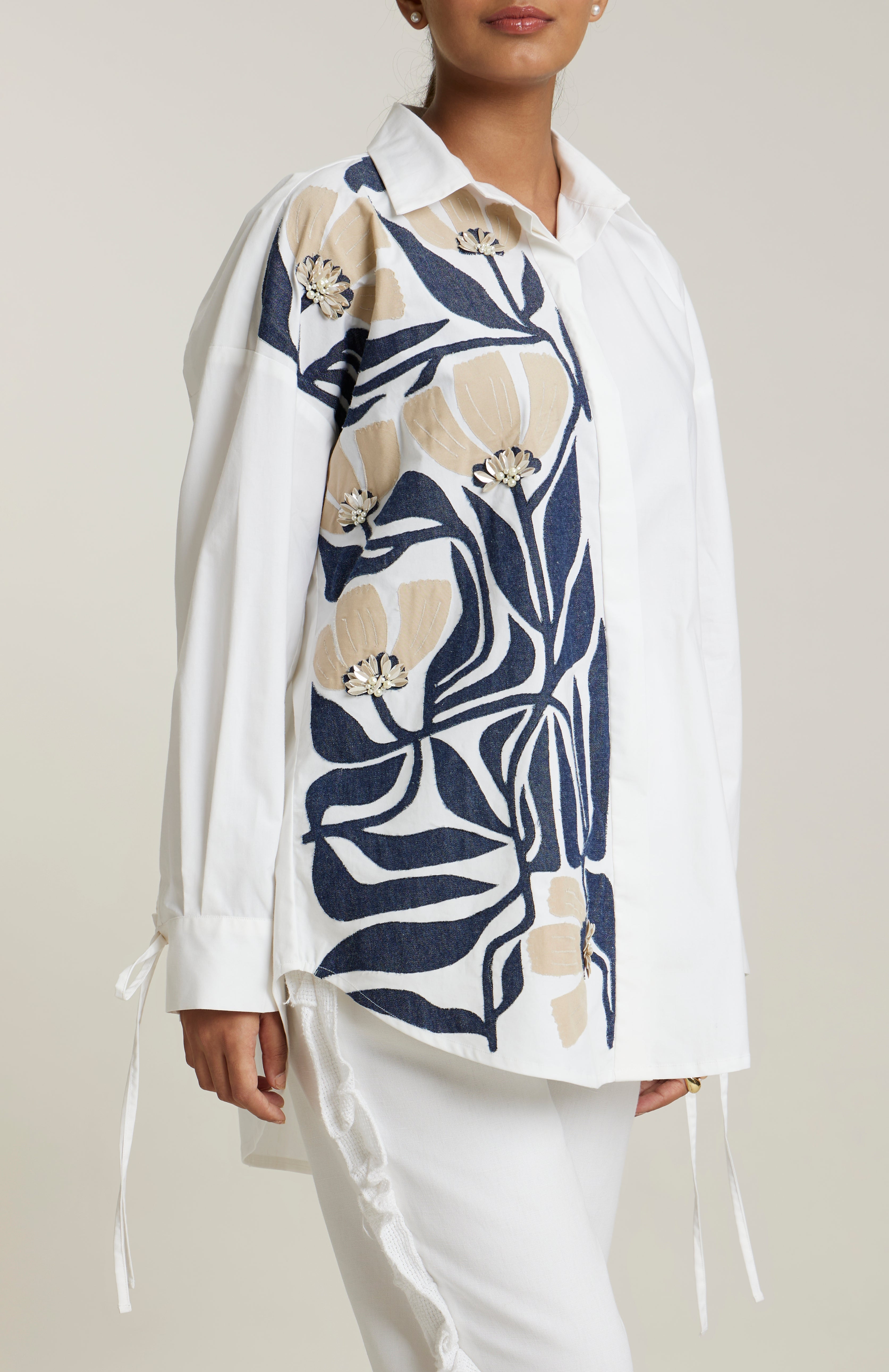 WHITE/BLUE MITISI SHIRT