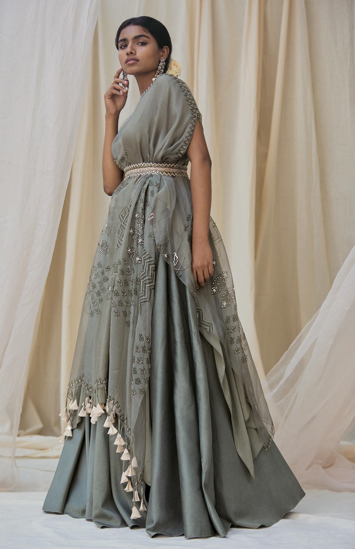 OLIVE CAPE - LEHENGA