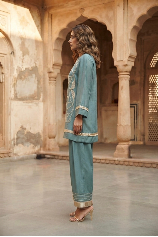 Samira set